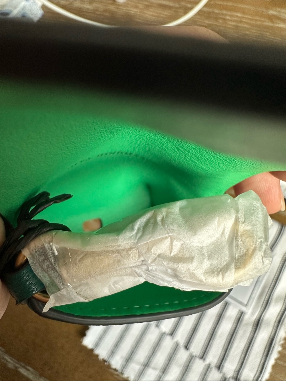 Anya Hindmarch ear phones pouch frog - Picture 3 of 4